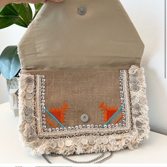 NWT Antik Kraft Bohemian Beaded Fringe
Clutch w removable strap - Picture 4 of 15